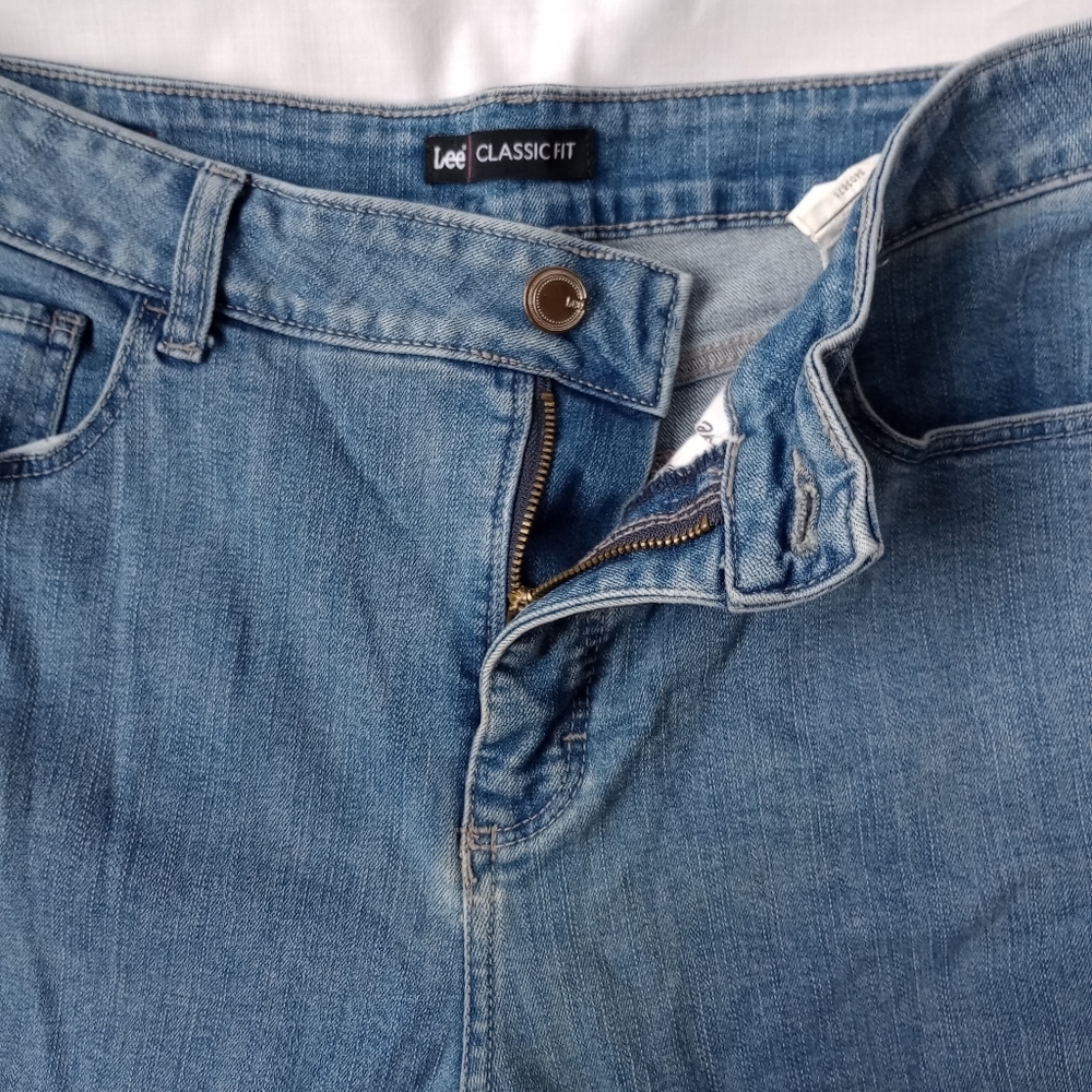 Lee▪️12 Long- Classic Fit Light Wash Jeans - Picture 4 of 5